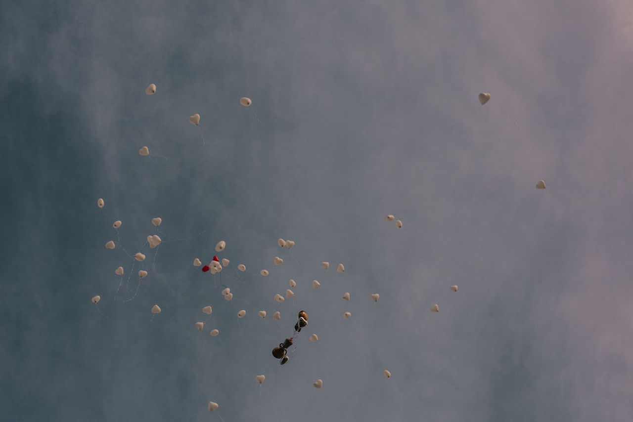 Engagement balloons released in the sky